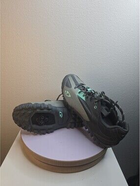 Giro Petra VR Womens Cycling Shoes Size 7.5 With Installed SPD Cleats Excellent